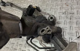 Рулевая рейка в сборе для Ford Focus 2015 года на фотографиях