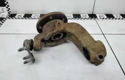 Кулак поворотный левый для Volkswagen Polo 2013 года на фотографиях