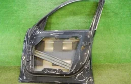 Дверь передняя правая для BMW X3 2023 года на фотографиях