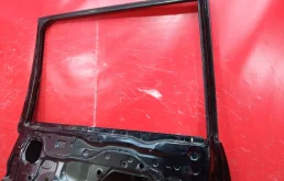 Дверь задняя правая для Toyota Land Cruiser 2012 года на фотографиях