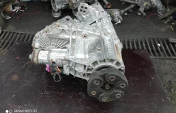 Раздатка для Volkswagen Touareg 2009 года на фотографиях