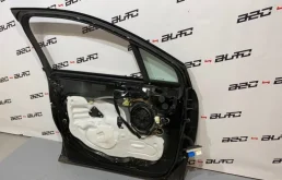 Дверь передняя левая для Citroen DS4 2015 года на фотографиях