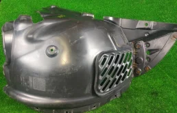 Подкрылок передний правый для BMW X3 2011 года на фотографиях