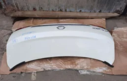 Крышка багажника для Nissan Almera 2018 года на фотографиях