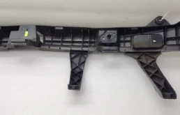 Усилитель переднего бампера для Renault Duster 2012 года на фотографиях