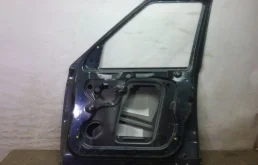 Дверь передняя правая для Land Rover Discovery 2008 года на фотографиях