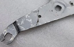 Петля капота левая для BMW X5 на фотографиях