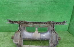 Панель радиатора (телевизор) для BMW 1er 2008 года на фотографиях