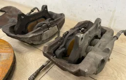 Суппорт передний левый для Audi A6 2014 года на фотографиях