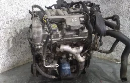 Двигатель для Mazda MPV 1999 года на фотографиях