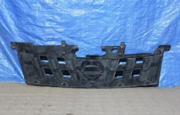 Решетка радиатора для Nissan X-Trail 2001 года на фотографиях