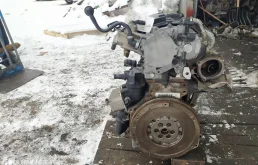 Двигатель без навесного для Audi A4 2008 года на фотографиях