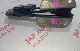 Крепление петли капота для Volkswagen Tiguan 2015 года на фотографиях