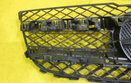 Решетка радиатора для Mercedes-Benz GLK class 2008 года на фотографиях