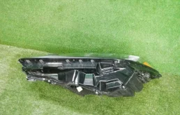 Фара левая для Lexus RX 2022 года на фотографиях