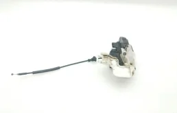 Уплотнитель передней правой двери для Kia Ceed 2007 года на фотографиях