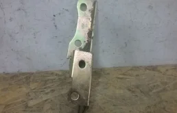 Петля капота левая для Hyundai Accent 2002 года на фотографиях