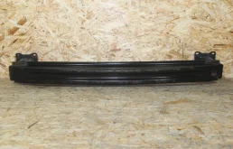 Усилитель заднего бампера для Skoda Octavia 2014 года на фотографиях