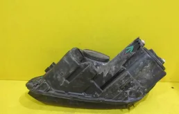 Фара правая для Volkswagen Tiguan 2012 года на фотографиях