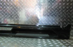 Накладка порога левая для Hyundai ix35 2010 года на фотографиях