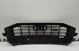 Решетка радиатора левая для Audi Q8 на фотографиях