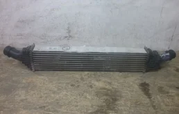 Радиатор интеркулера для Audi A4 2007 года на фотографиях