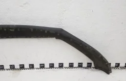 Накладка переднего бампера для Volkswagen Tiguan 2015 года на фотографиях