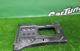 Поддон аккумулятора для Mercedes-Benz C class 2005 года на фотографиях