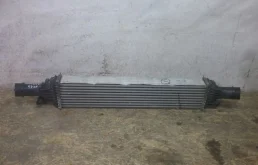 Радиатор интеркулера для Audi A4 2007 года на фотографиях