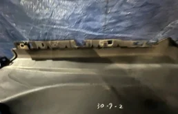 Крылья для Nissan X-Trail 2000 года на фотографиях