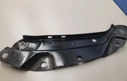 Кронштейн правой фары верхний для Volkswagen Polo на фотографиях