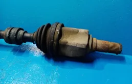 Привод передний правый для Nissan X-Trail 2006 года на фотографиях