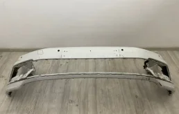 Бампер для Volkswagen Passat 2020 года на фотографиях