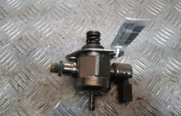 Топливный насос для Audi A4 2007 года на фотографиях