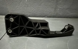 Фиксатор стойки капота для Mercedes-Benz GLK class на фотографиях