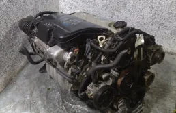 Двигатель без навесного для Mitsubishi Galant 2005 года на фотографиях