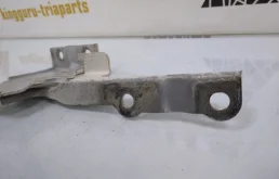 Петля капота левая для Hyundai ix35 на фотографиях