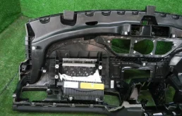 Торпедо (в сборе) для Volkswagen Touareg 2018 года на фотографиях