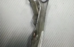 Петля капота левая для Volvo S40 на фотографиях