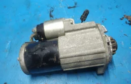 Стартер для Nissan X-Trail 2008 года на фотографиях