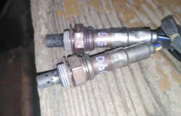 Лямбда-зонд (верхний) для Audi A6 на фотографиях