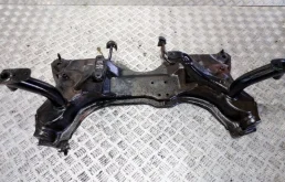 Подрамник двигателя для Suzuki SX4 2008 года на фотографиях