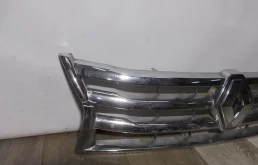 Решетка радиатора для Renault Duster 2011 года на фотографиях