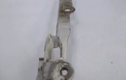 Петля капота левая для Hyundai ix35 на фотографиях