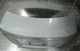 Дверь багажника для Hyundai Solaris 2015 года на фотографиях