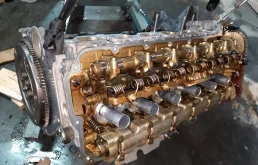 Двигатель без навесного для BMW 5er 2006 года на фотографиях