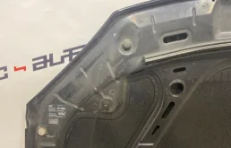 Капот для Volkswagen Jetta 2007 года на фотографиях