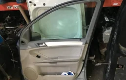 Дверь передняя левая для Mercedes-Benz M class 2010 года на фотографиях