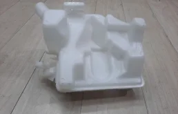 Бачок стеклоомывателя задний для Volkswagen Polo 2010 года на фотографиях