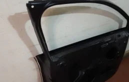 Дверь передняя левая для Citroen C4 2014 года на фотографиях